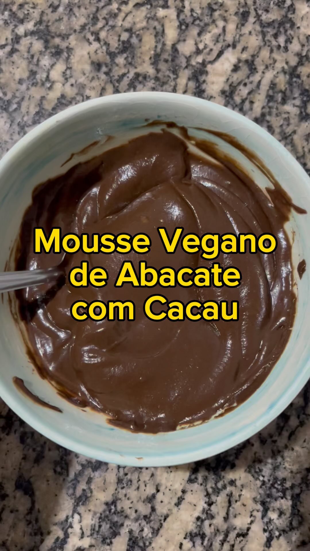 🌱 Mousse Vegano de Abacate com Cacau: Simples e Delicioso! 🍫
